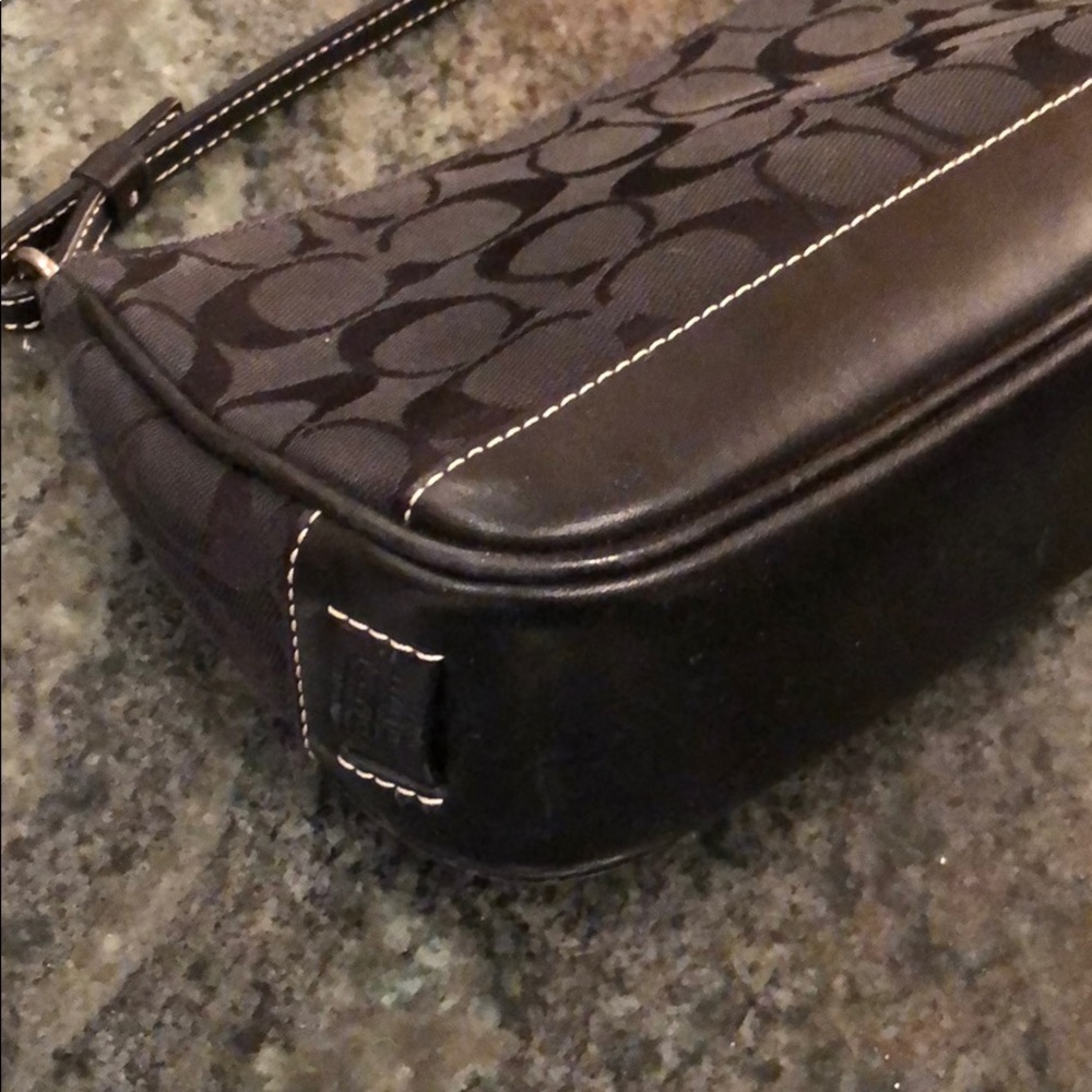 Authentic Coach Handbag- Great Condition! - image 6